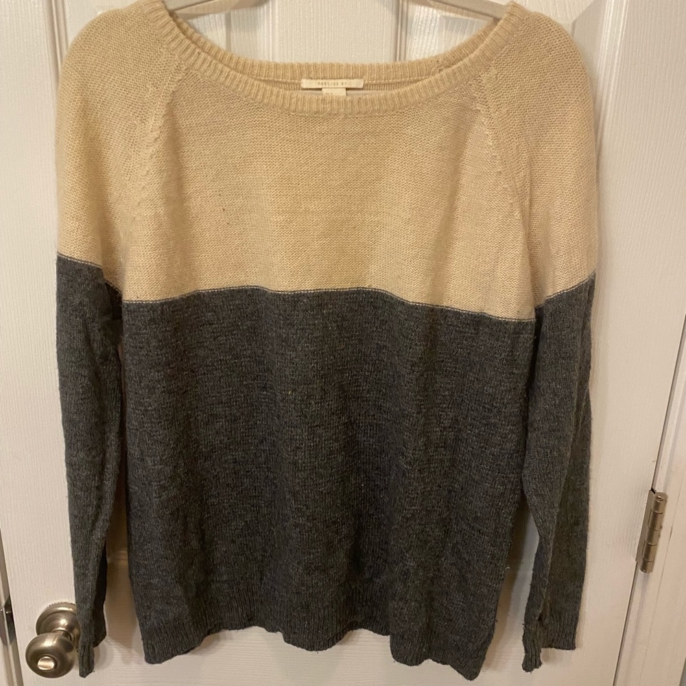 Forever 21 Womens L EUC Gray Beige Tan Sweater Colorblock